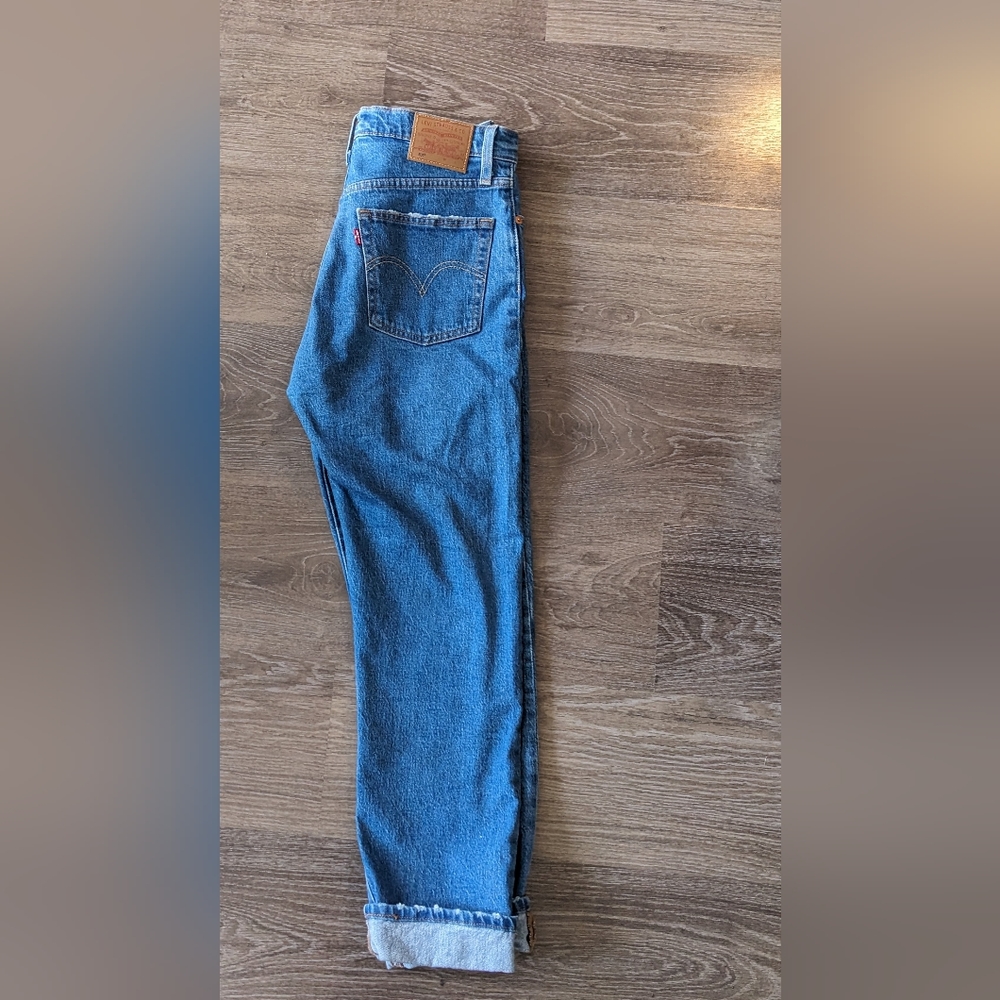 Levi's Straight Leg Jeans